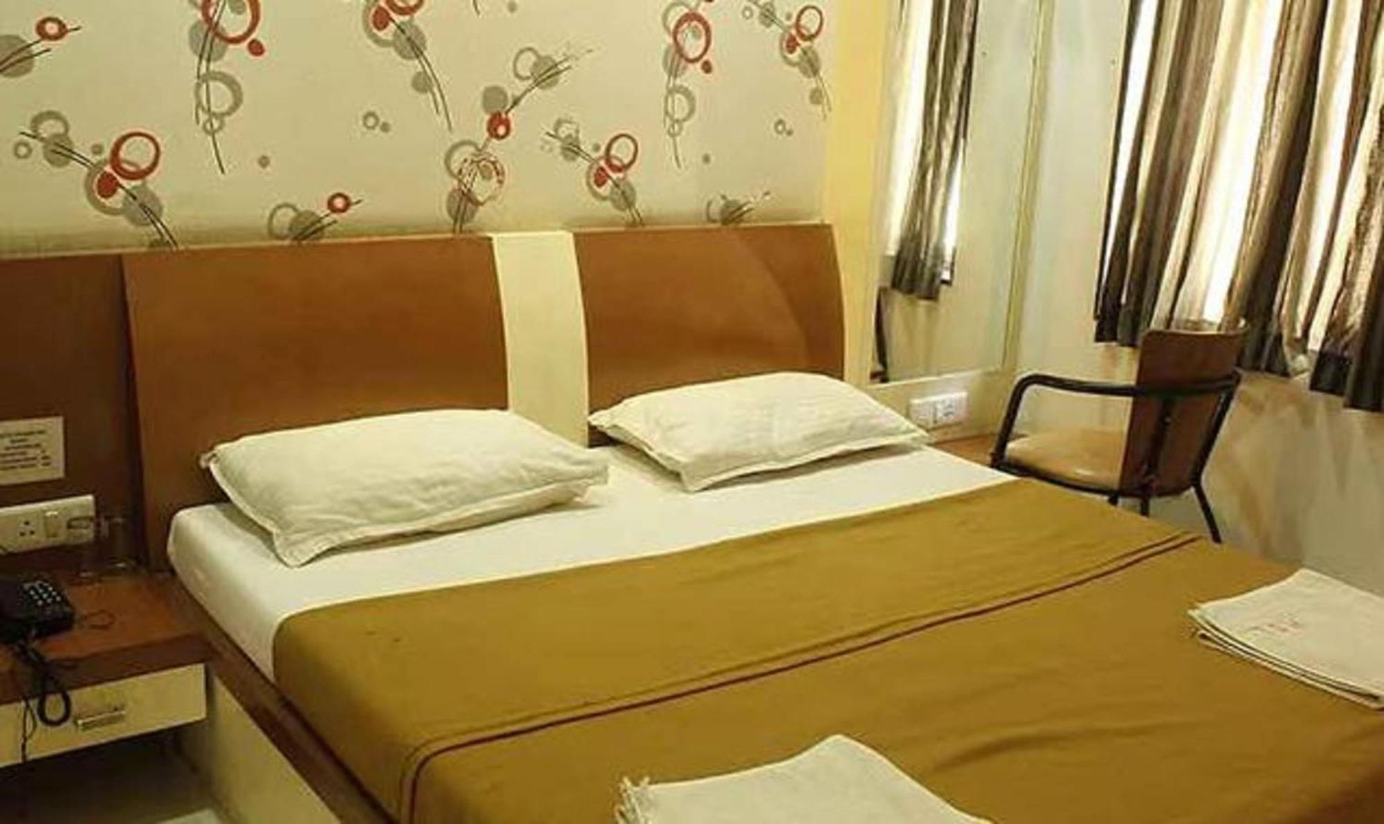 Fabhotel Skylark Inn Насик Экстерьер фото